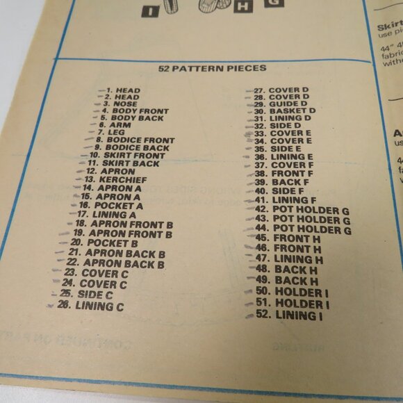 McCalls 6365 Sewing Pattern UNCUT with applique patterns Apron, Oven Mitts - Picture 6 of 7